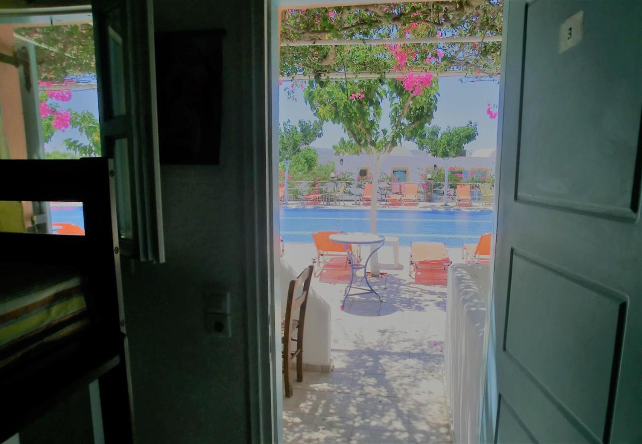 Santorini Camping & Hostel Fira  Ngoại thất bức ảnh
