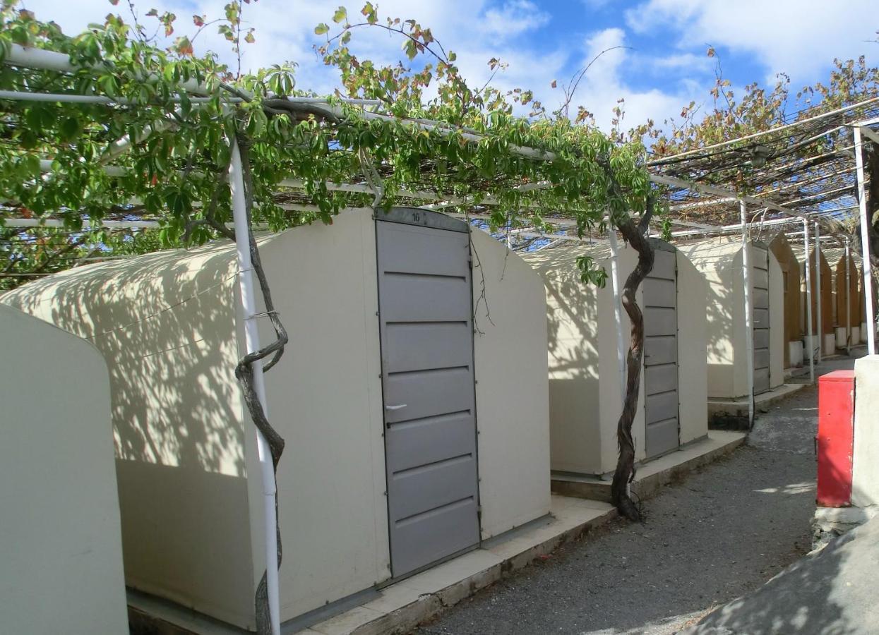 Santorini Camping & Hostel Fira  Ngoại thất bức ảnh