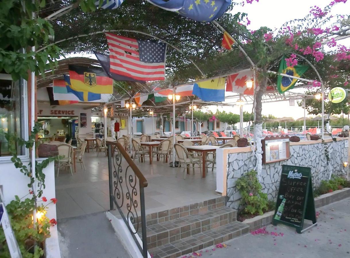 Santorini Camping & Hostel Fira  Ngoại thất bức ảnh